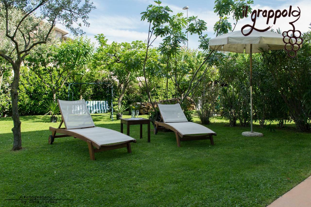 B&B Il Grappolo Foresteria Lombarda Сирмионе Экстерьер фото