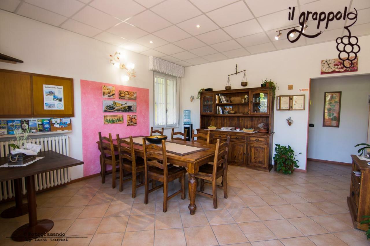 B&B Il Grappolo Foresteria Lombarda Сирмионе Экстерьер фото