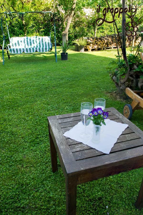 B&B Il Grappolo Foresteria Lombarda Сирмионе Экстерьер фото